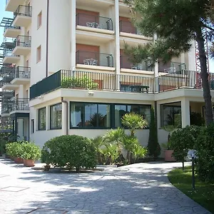Szálloda Paris, Lido di Camaiore